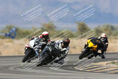 media/Nov-16-2025-Race Pace (Sun) [[8c5fa54630]]/Verified Riders/7-Turn 4 (1155am)/